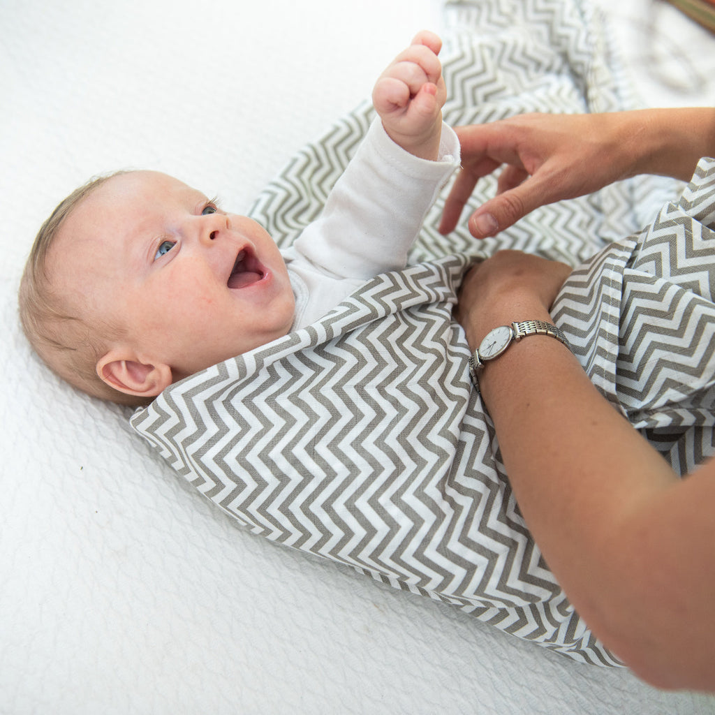 Swaddling: qué es, beneficios y cómo envolver al bebé