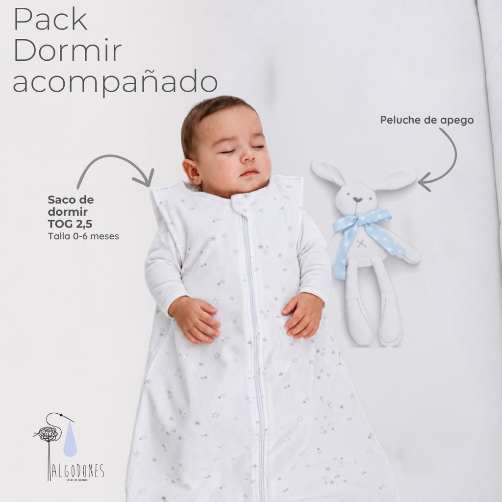 Pack A Dormir Acompañado · Niño: el saco de dormir y el peluche señalados sobre la guagua
