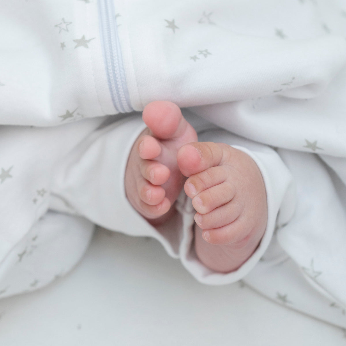 Saco de dormir bebé estrellitas, puños convertibles